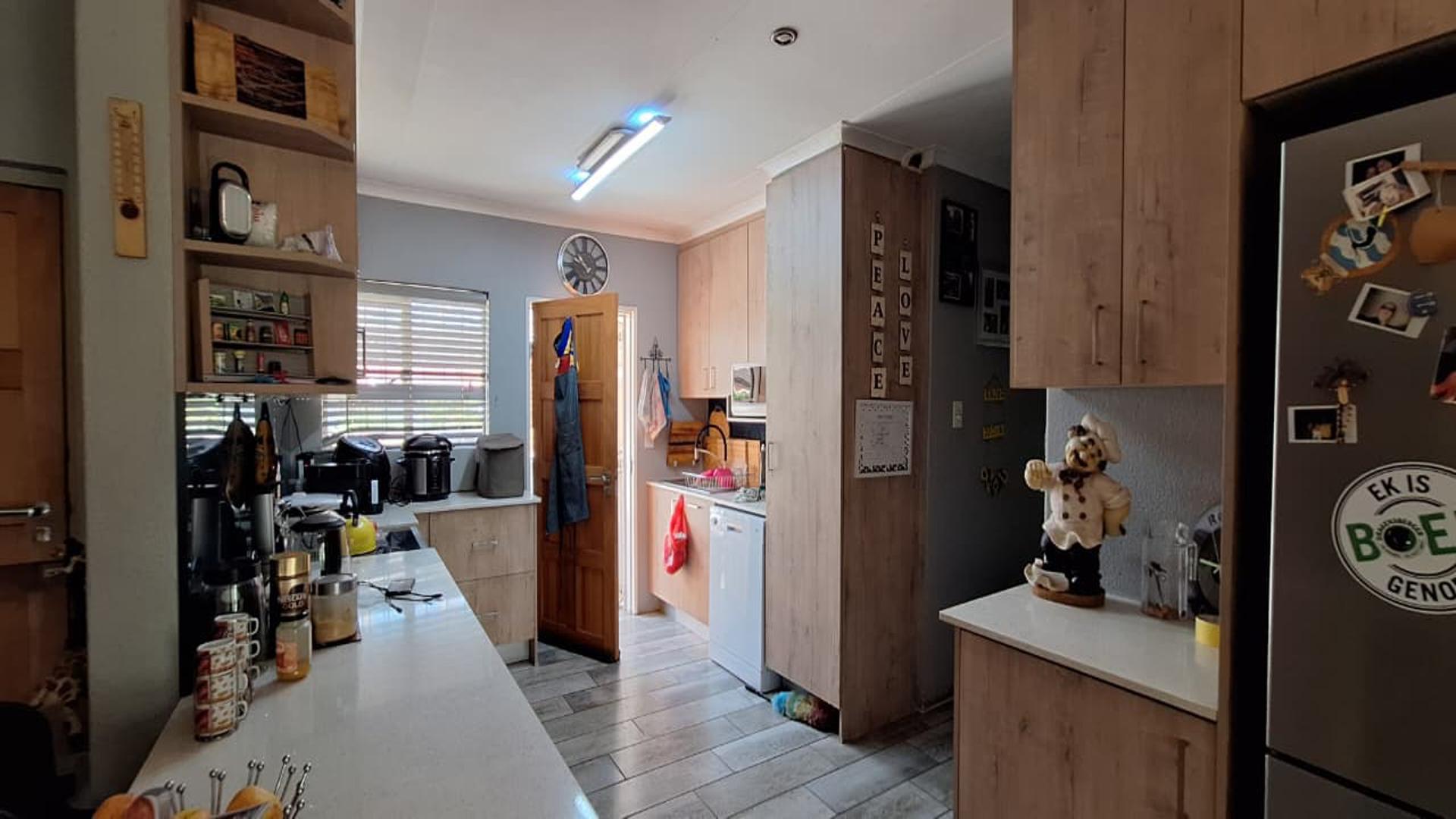 Kitchen - 12 square meters of property in Birchleigh