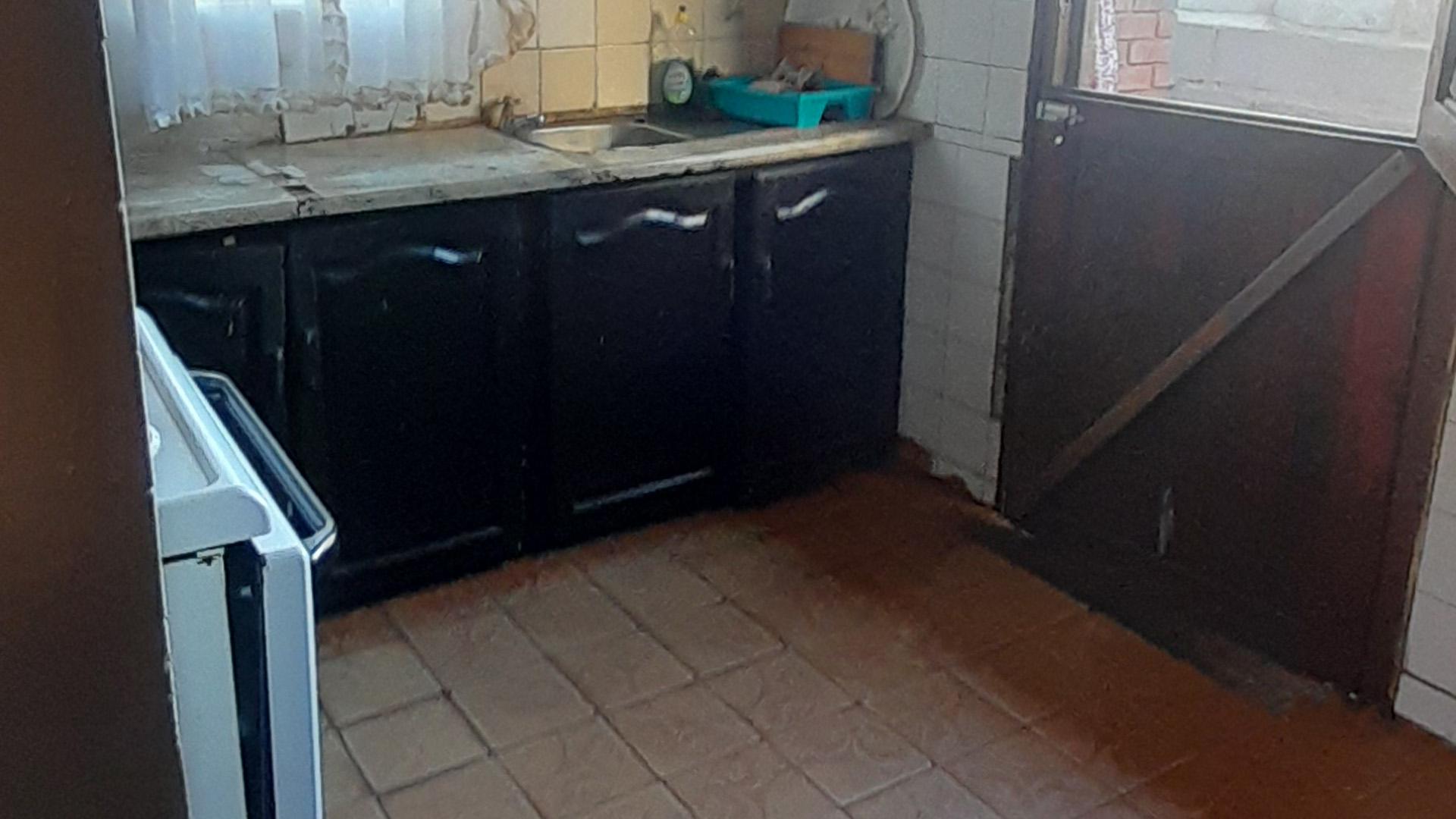 Kitchen of property in Motherwell 3