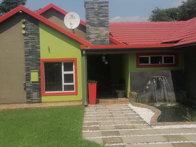 4 Bedroom House for Sale For Sale in Brackendowns - MR705086