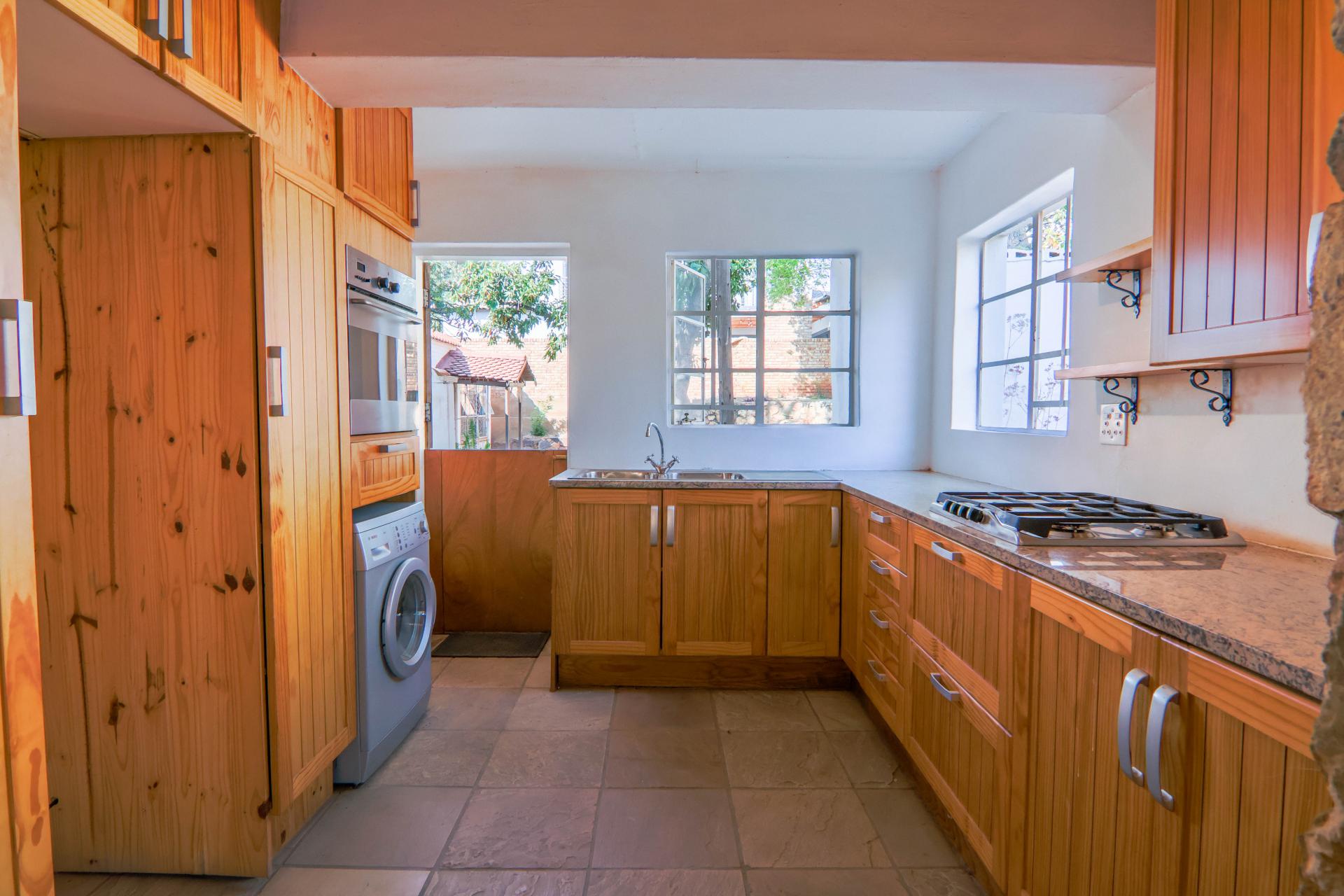  of property in Thatchfield