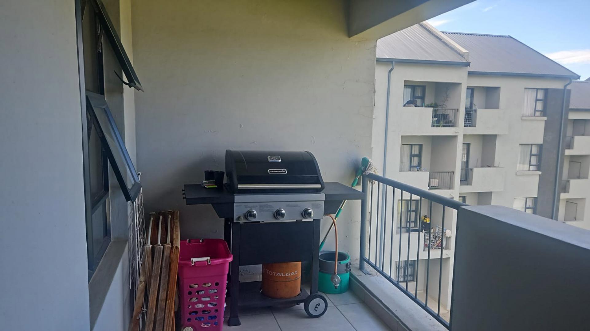 Balcony of property in Glen Austin AH (Midrand)