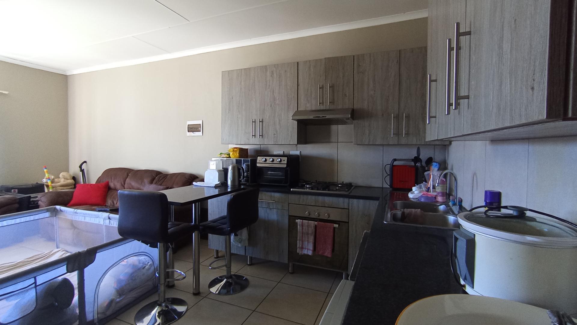 Kitchen - 12 square meters of property in Glen Austin AH (Midrand)
