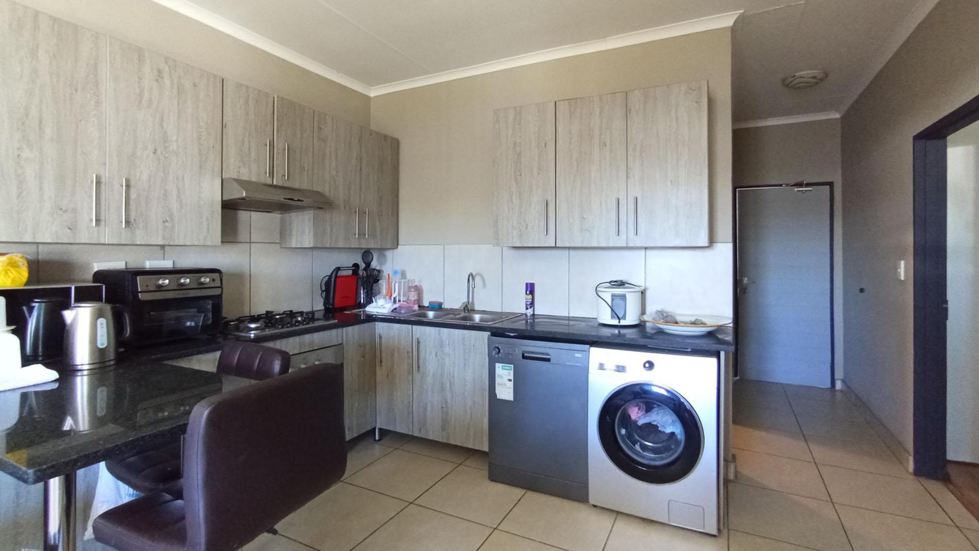 Kitchen - 12 square meters of property in Glen Austin AH (Midrand)