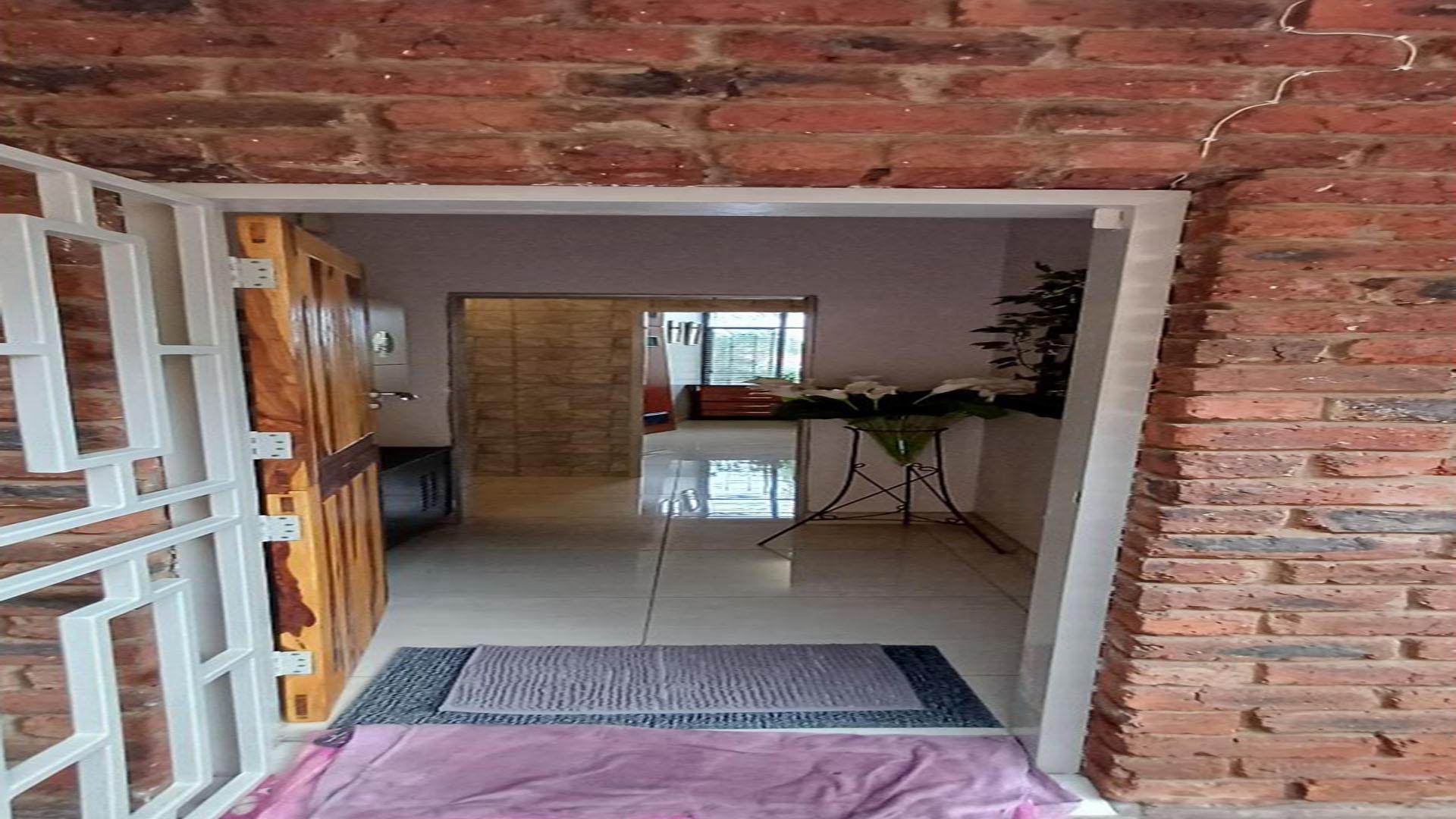 Spaces of property in Sinoville