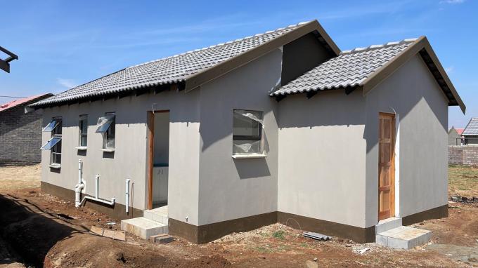 2 Bedroom House for Sale For Sale in Windmill Park - MR705158