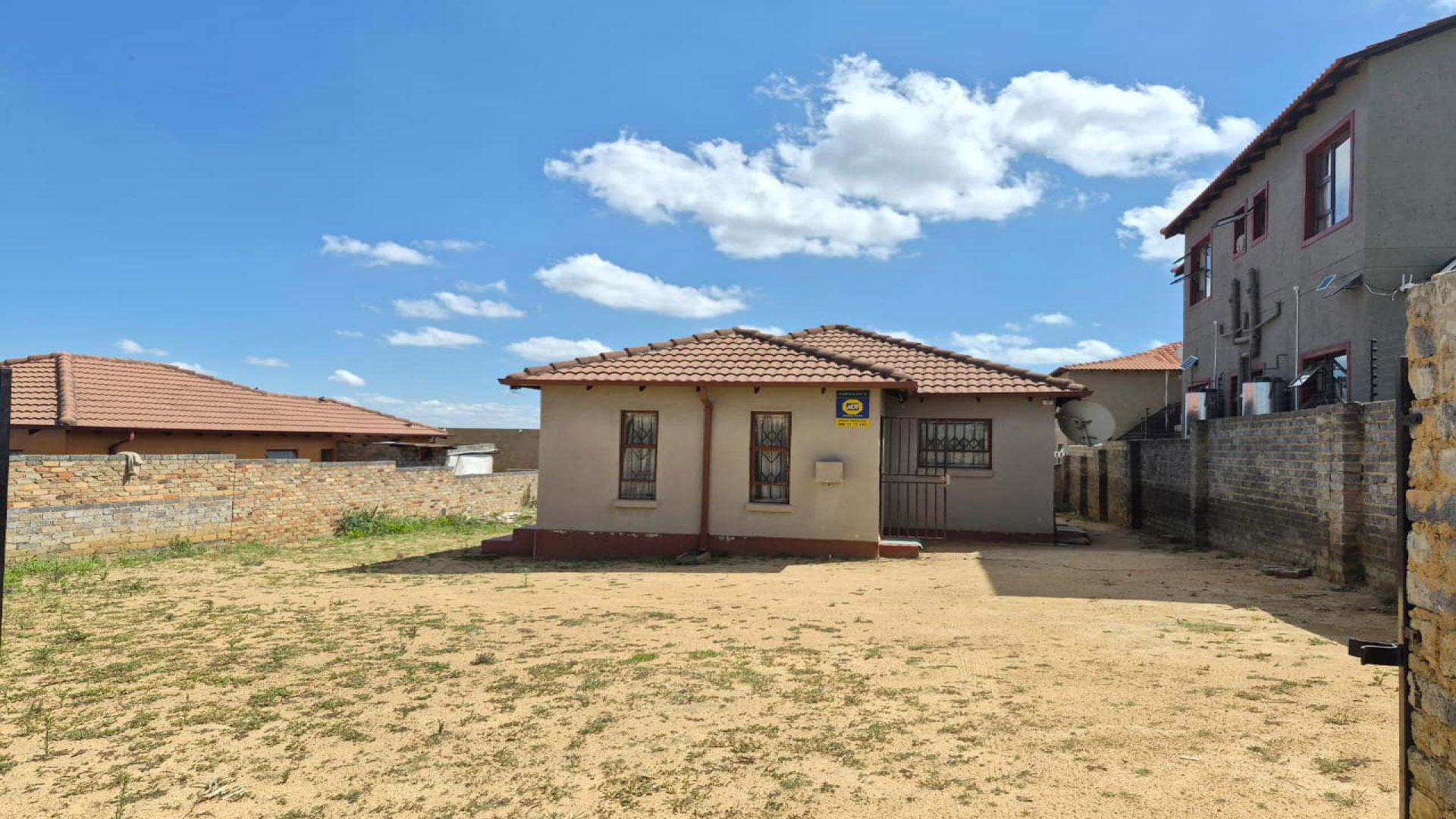 Front View of property in Cosmo City