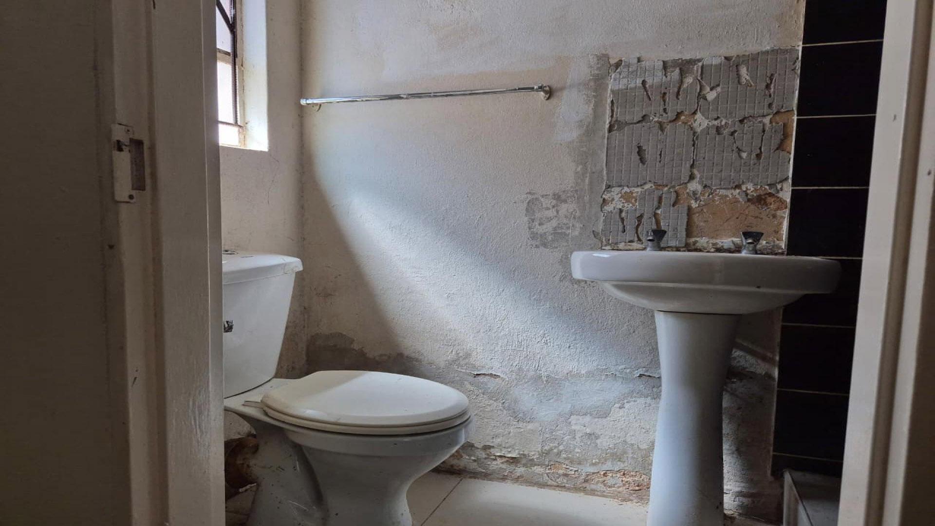 Bathroom 2 of property in Cosmo City