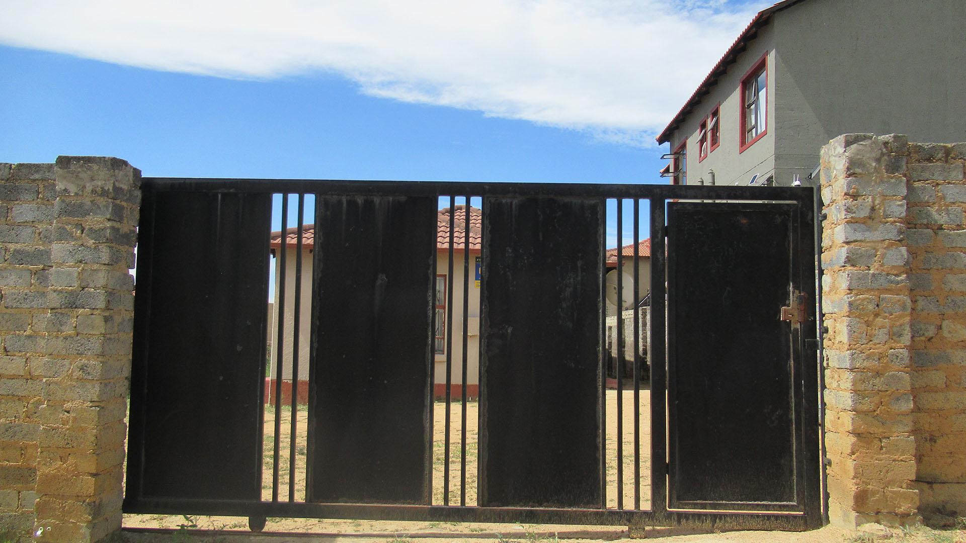 Front View of property in Cosmo City