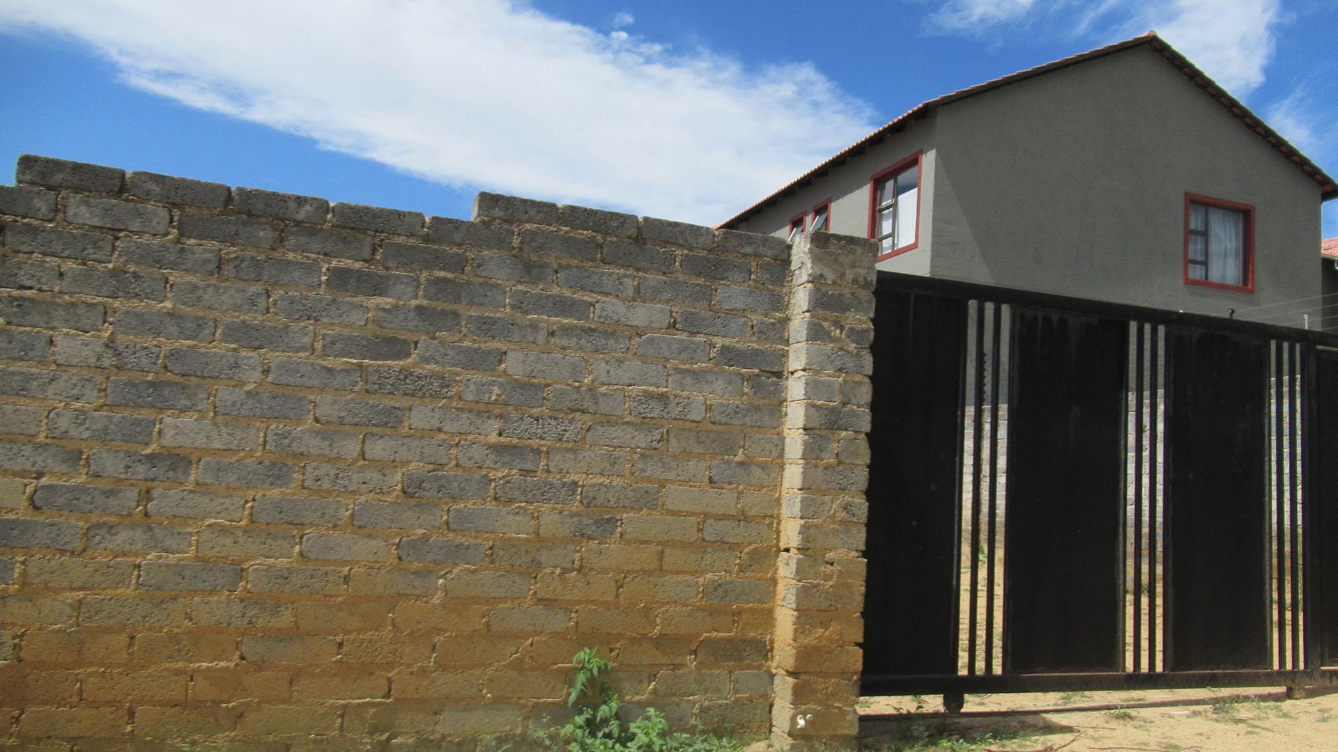 Front View of property in Cosmo City