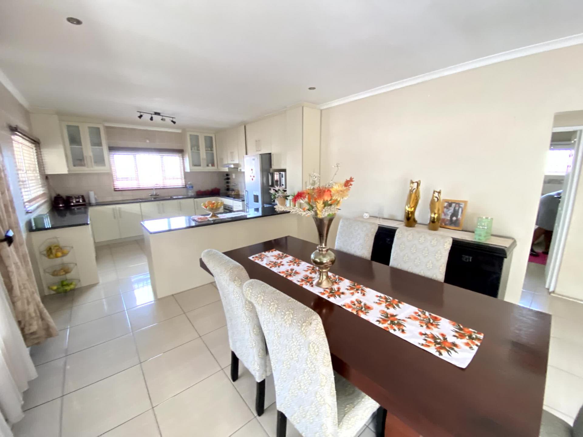  of property in Montclair (Dbn)