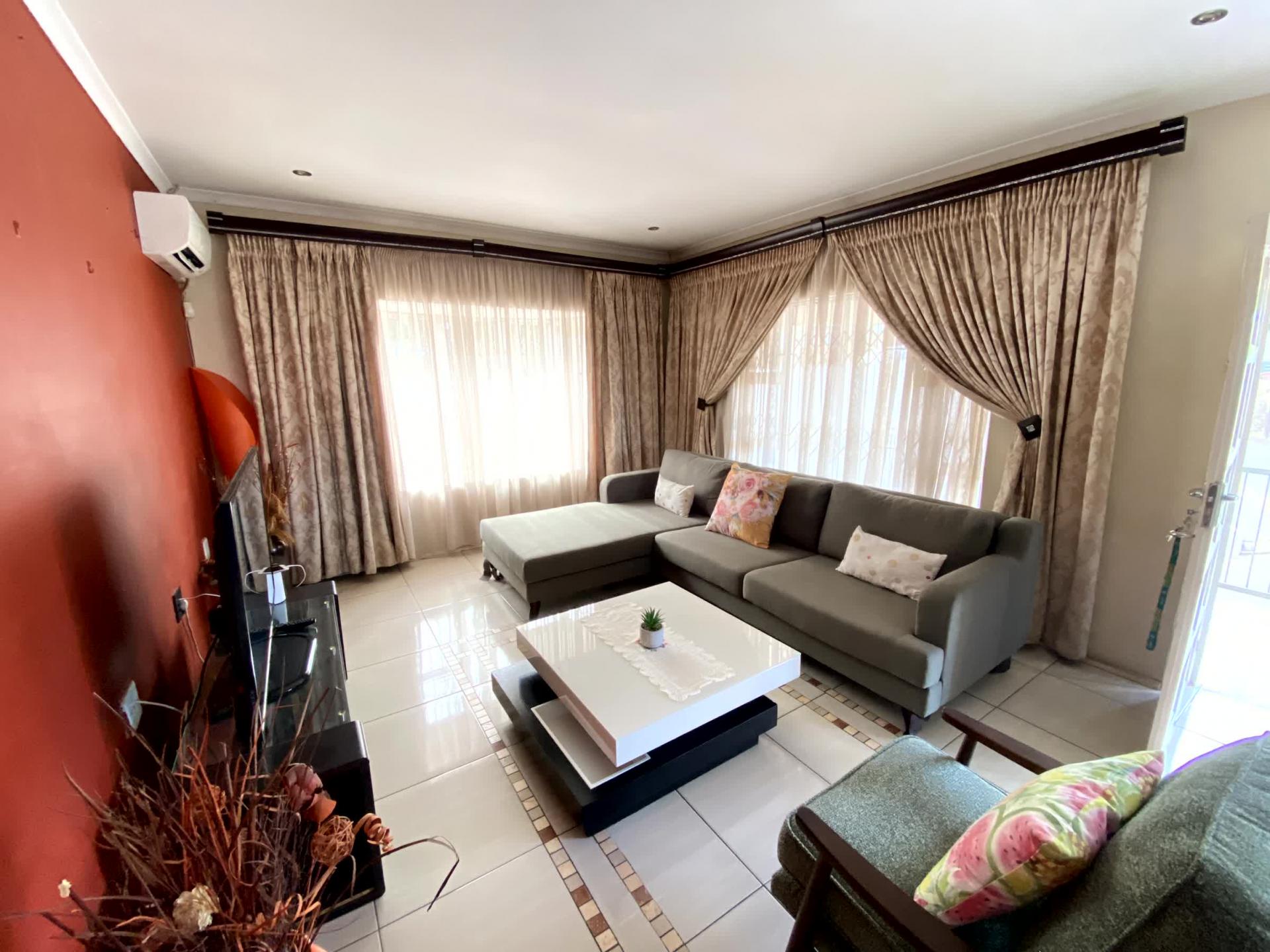  of property in Montclair (Dbn)