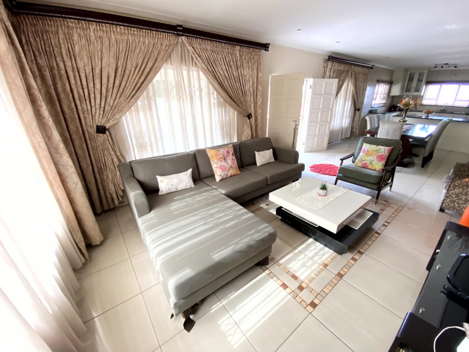  of property in Montclair (Dbn)