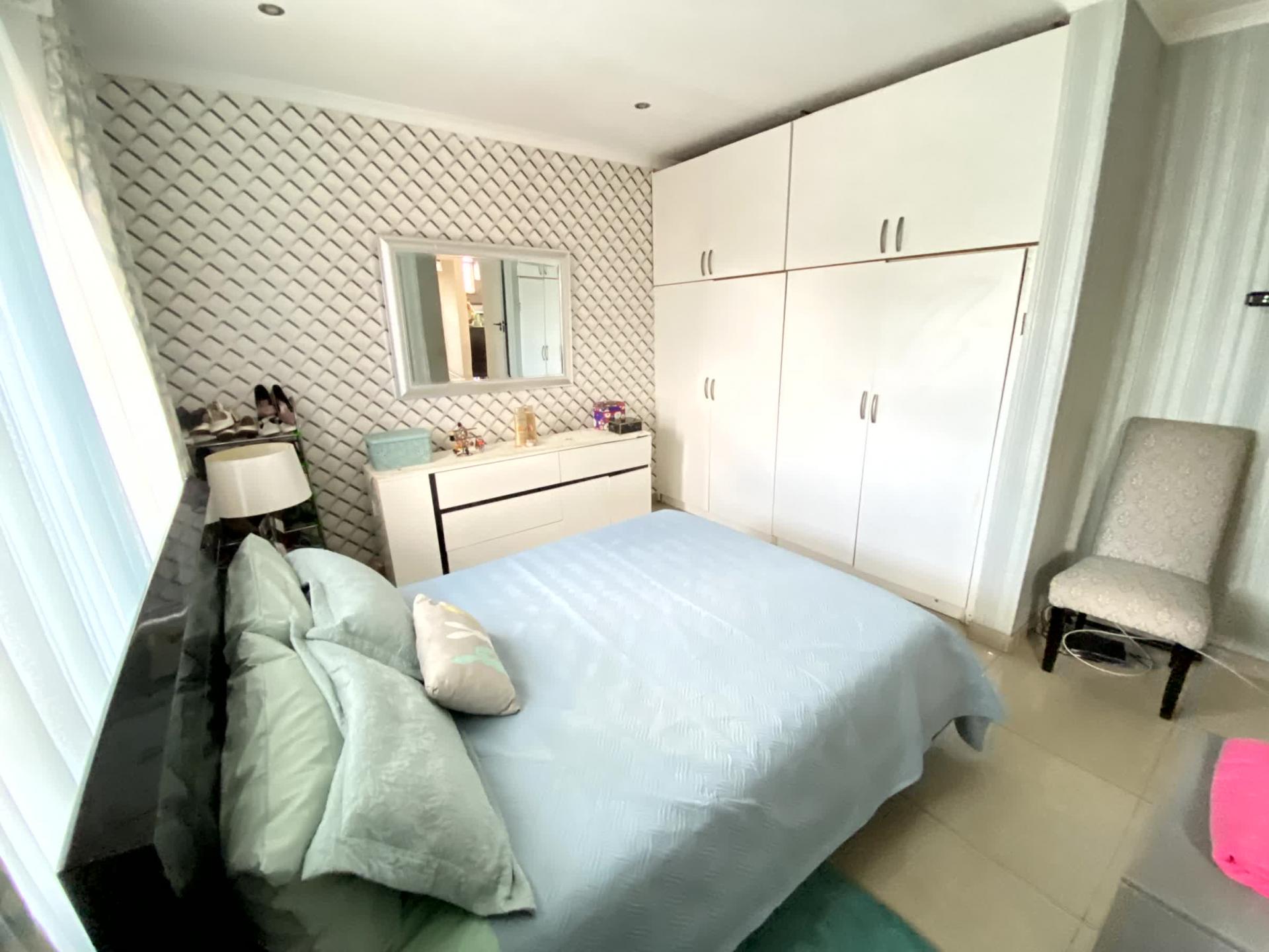  of property in Montclair (Dbn)