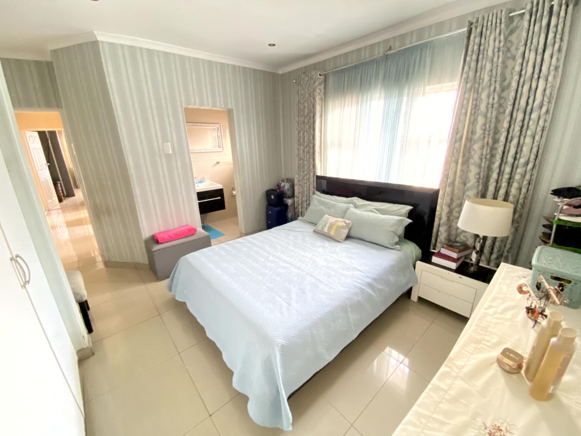  of property in Montclair (Dbn)