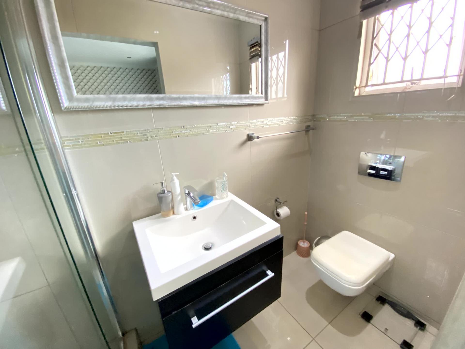  of property in Montclair (Dbn)