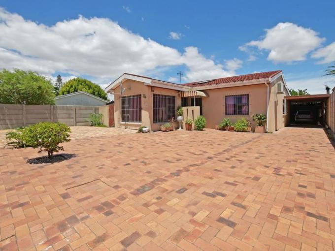 3 Bedroom House for Sale For Sale in Bothasig  - MR705166