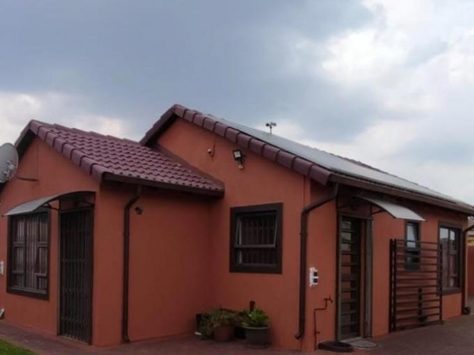 3 Bedroom House for Sale For Sale in Roodekop - MR705178