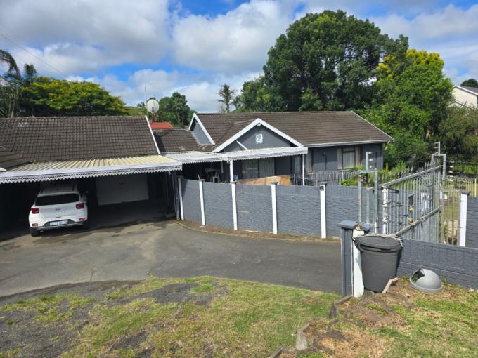 3 Bedroom House for Sale For Sale in Queensburgh - MR705189