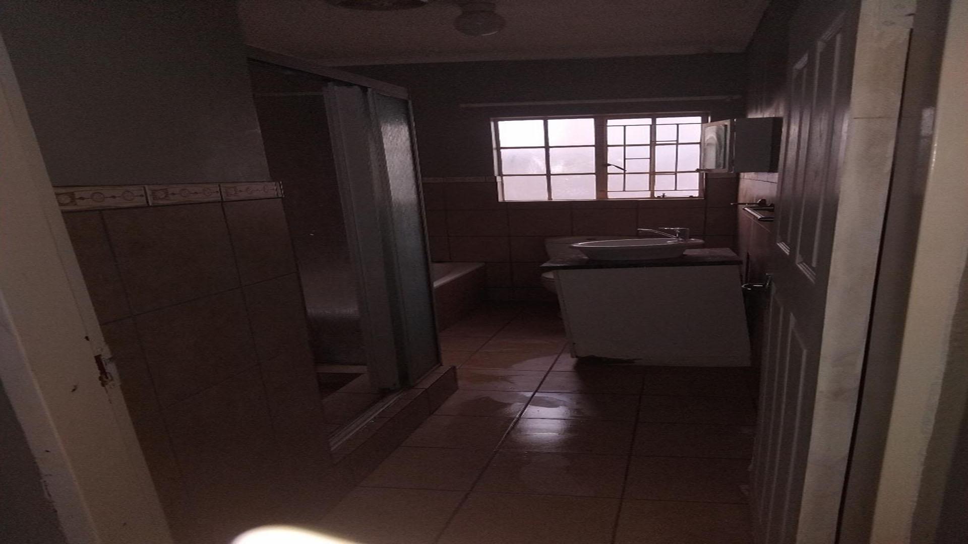 Bathroom 1 of property in Koster