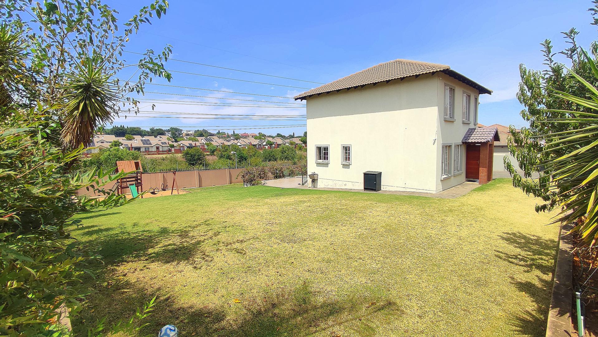  of property in Amberfield Valley