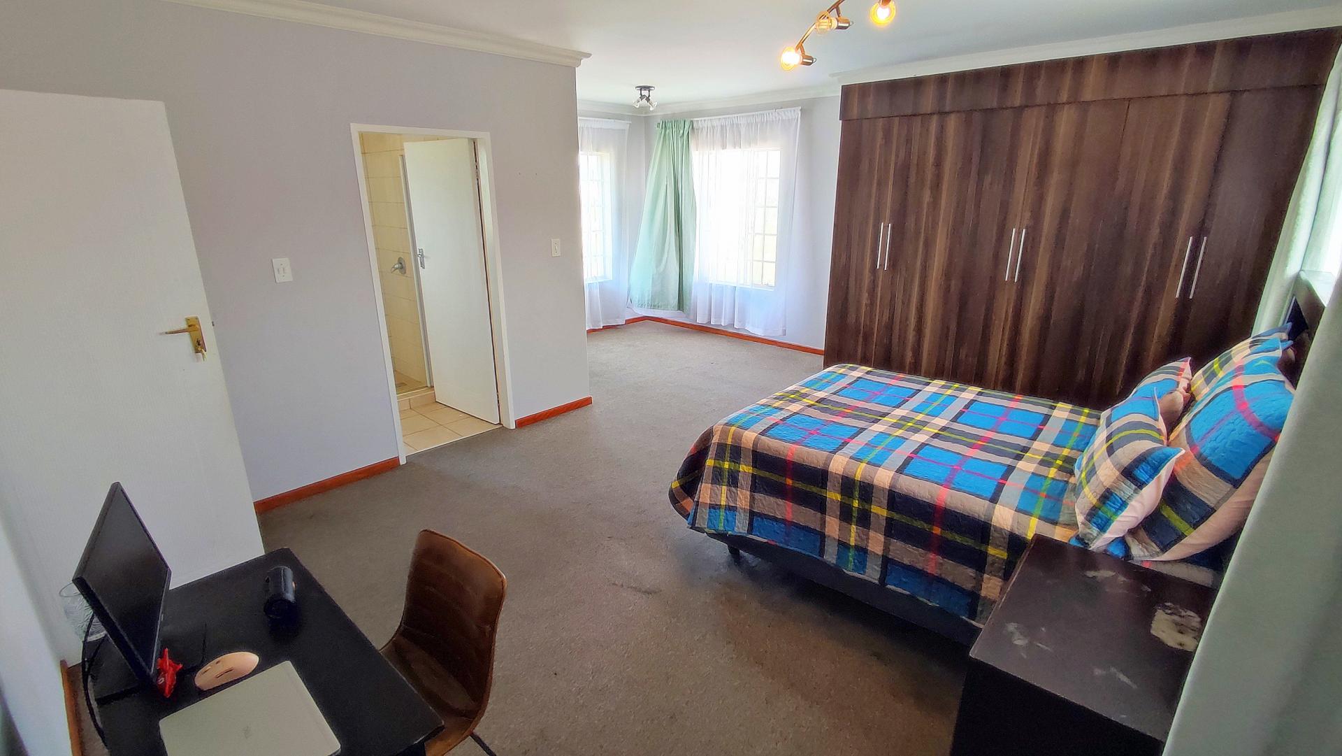  of property in Amberfield Valley