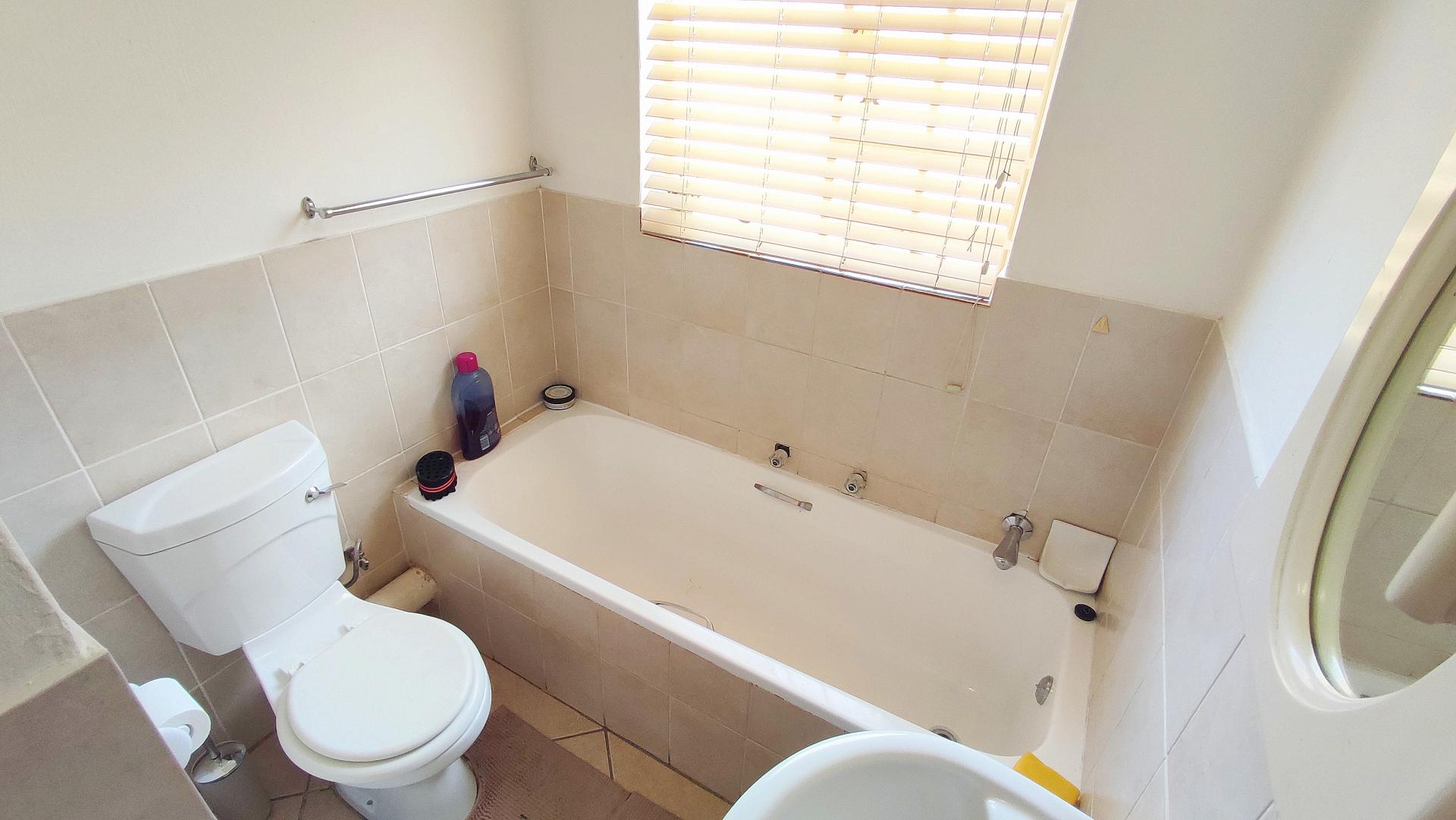  of property in Heuwelsig Estate