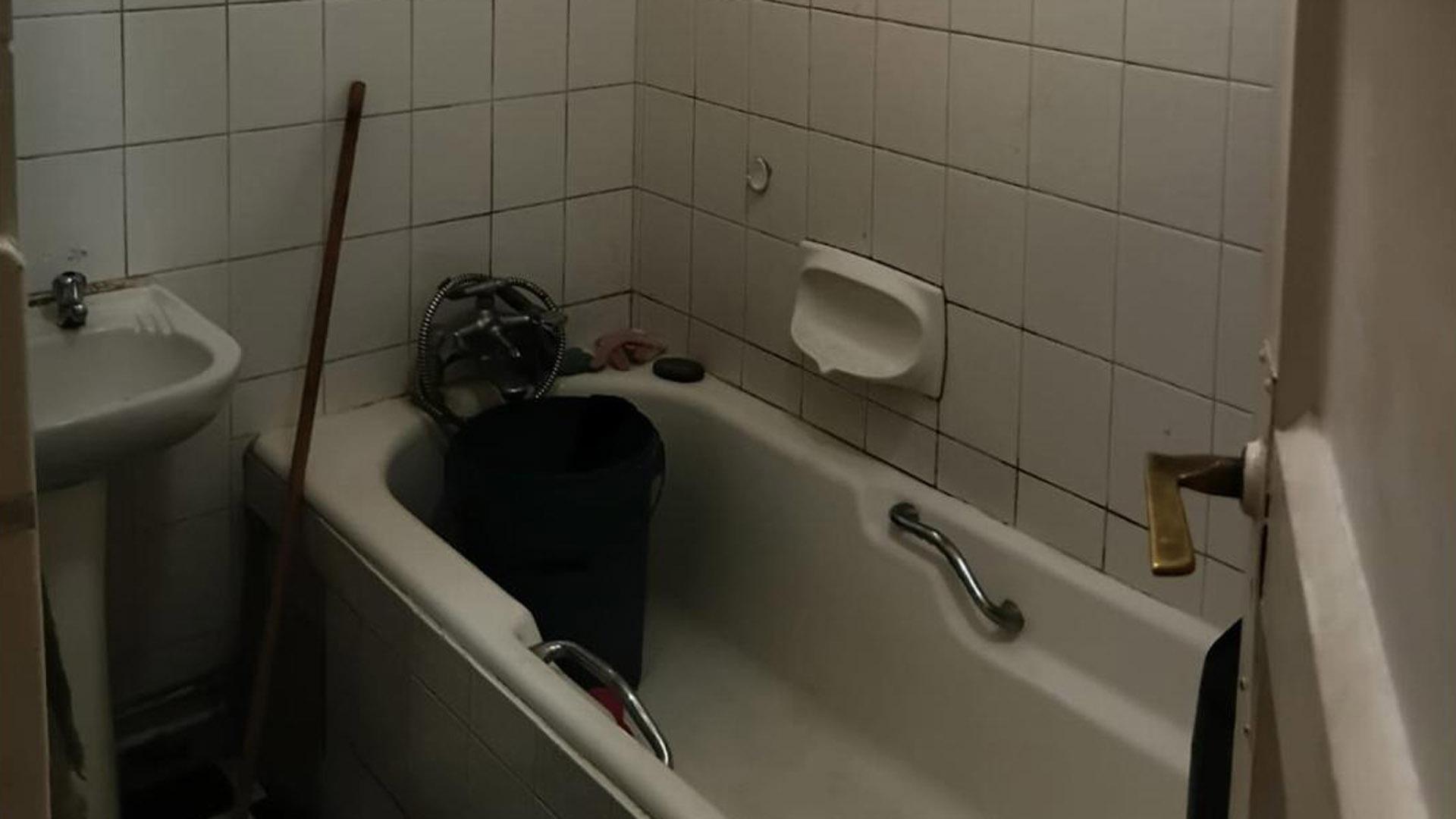 Bathroom 1 of property in Glenwood - DBN