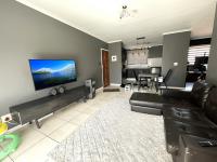  of property in Die Hoewes