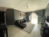  of property in Die Hoewes