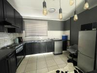  of property in Die Hoewes