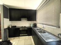  of property in Die Hoewes