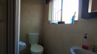 Bathroom 1 - 4 square meters of property in Heuwelsig Estate