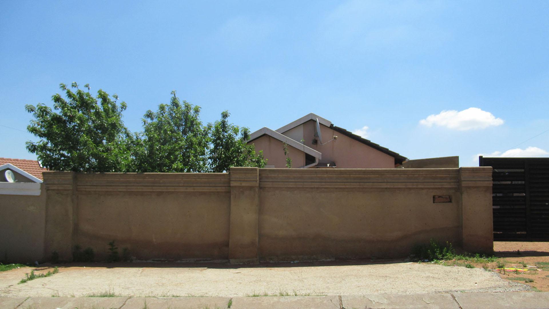 Front View of property in Kagiso