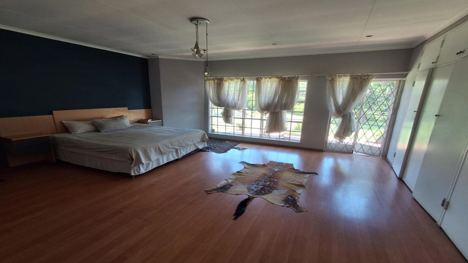 Bed Room 1 of property in Sunward park