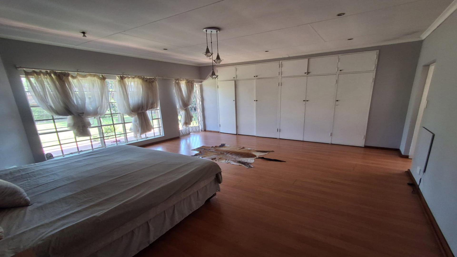Bed Room 1 of property in Sunward park