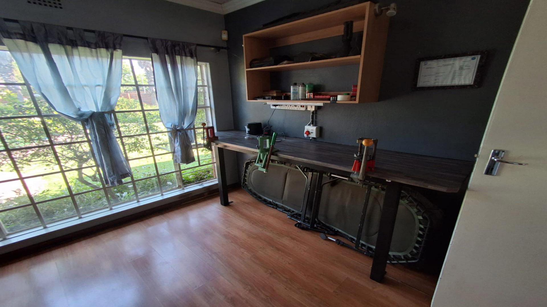 Spaces of property in Sunward park