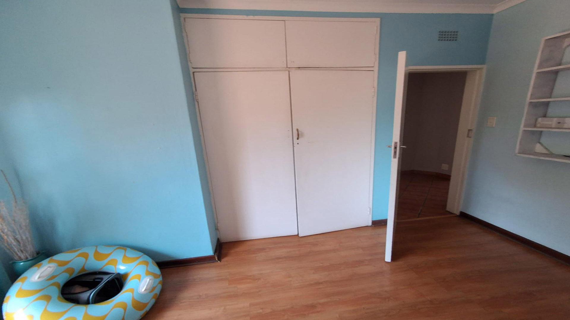 Bed Room 2 of property in Sunward park