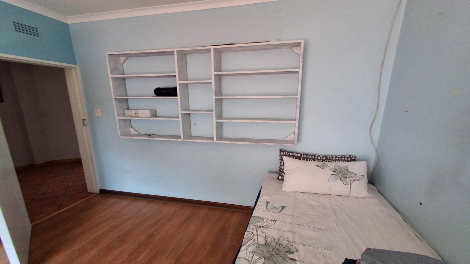 Bed Room 2 of property in Sunward park