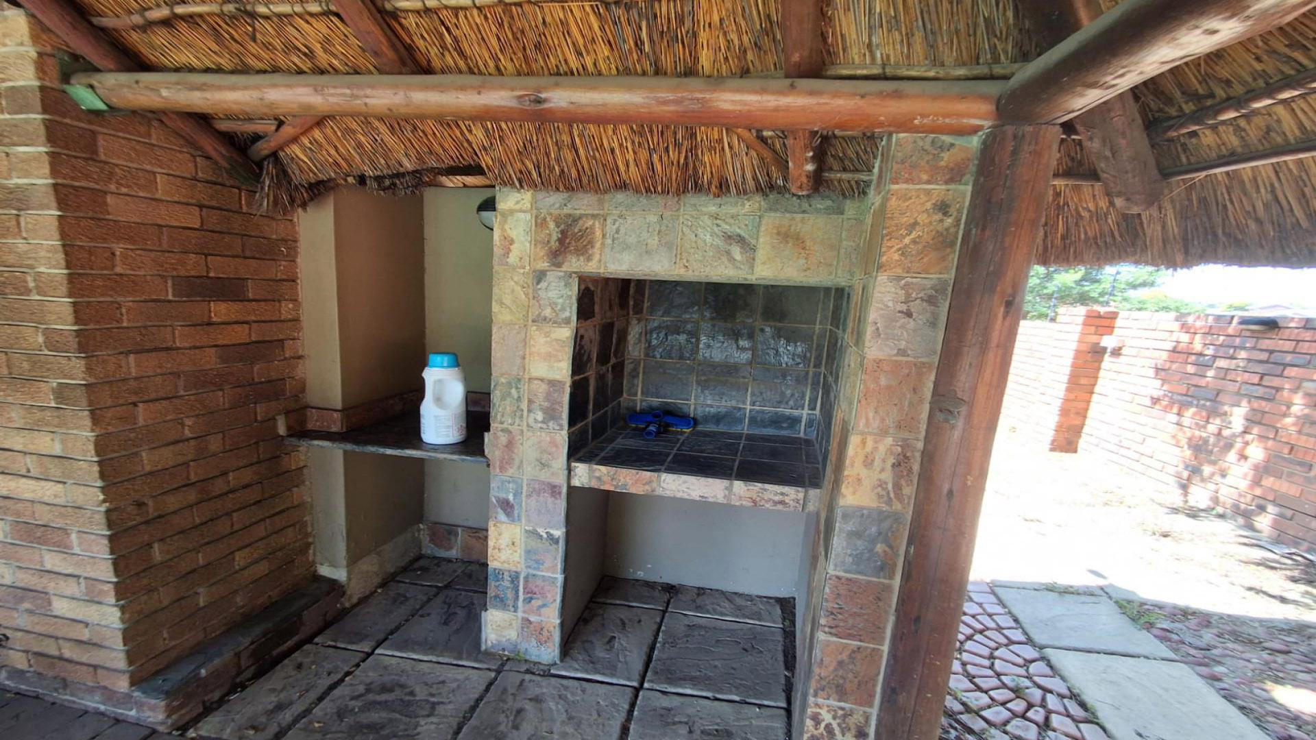 Braai Area of property in Sunward park