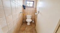 Bathroom 1 of property in Southport