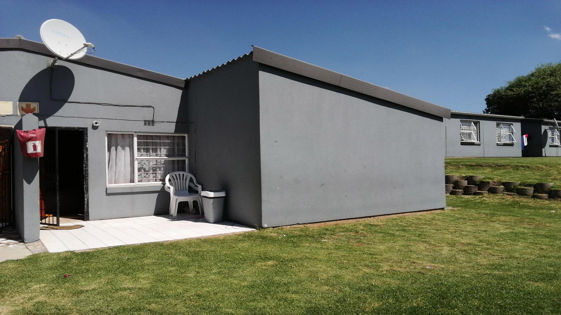 Front View of property in Naturena