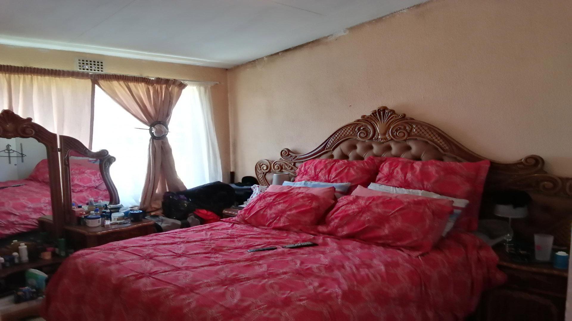 Bed Room 2 of property in Naturena