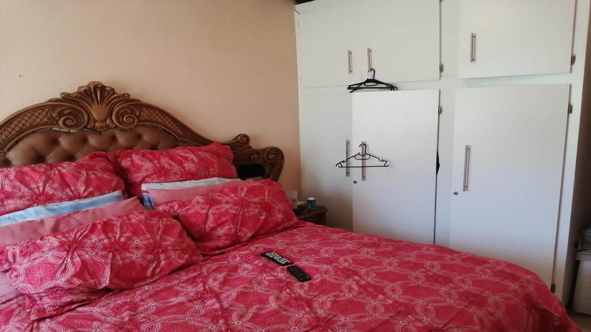 Bed Room 2 of property in Naturena