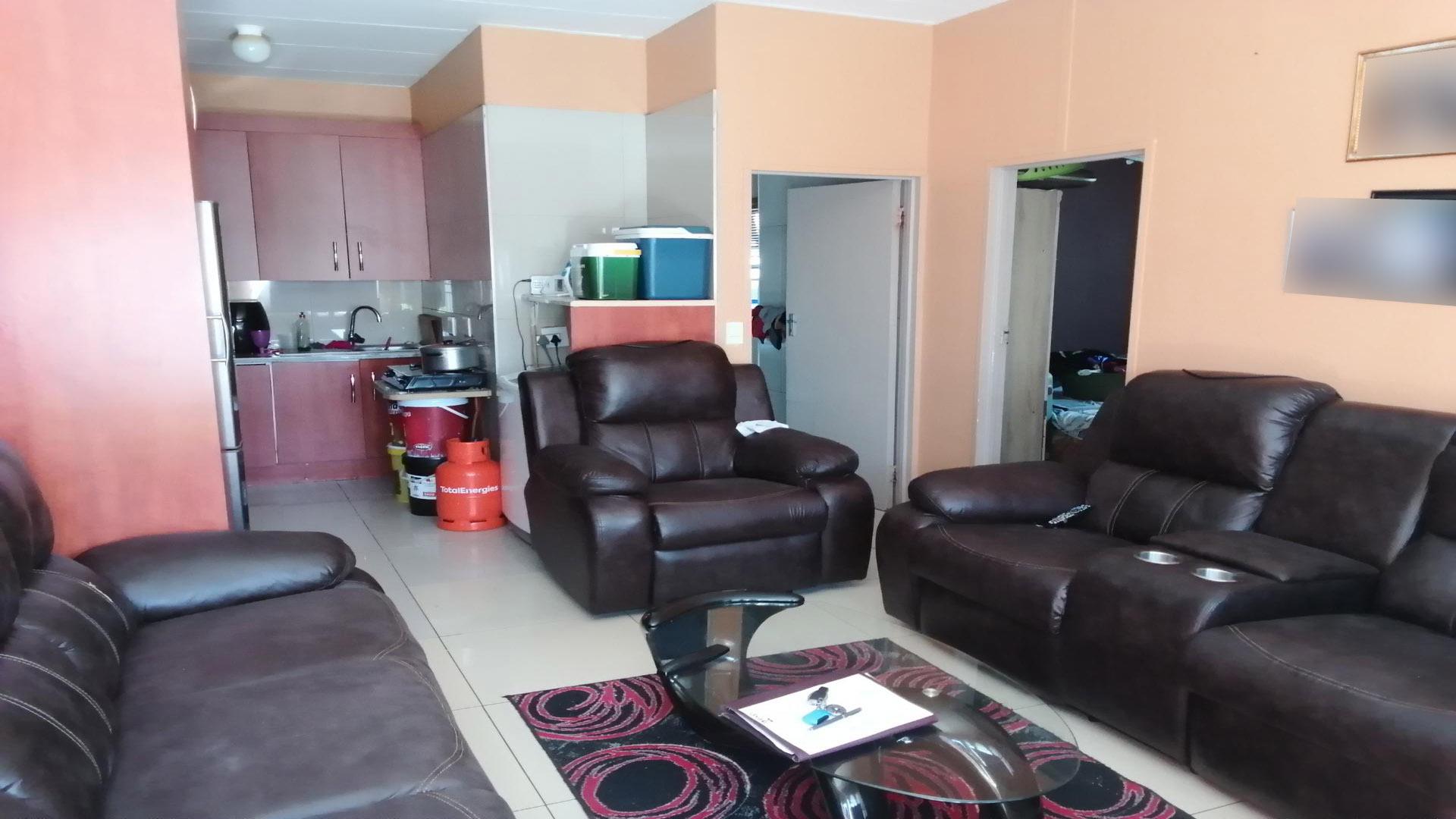 Lounges of property in Naturena