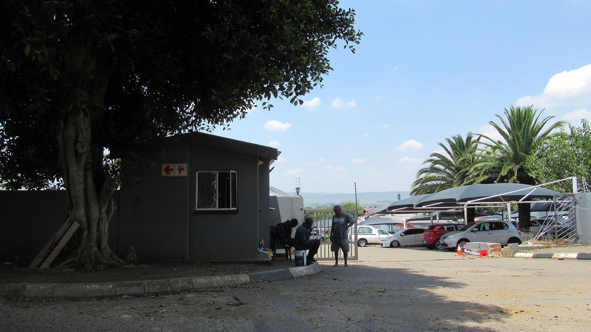Front View of property in Naturena