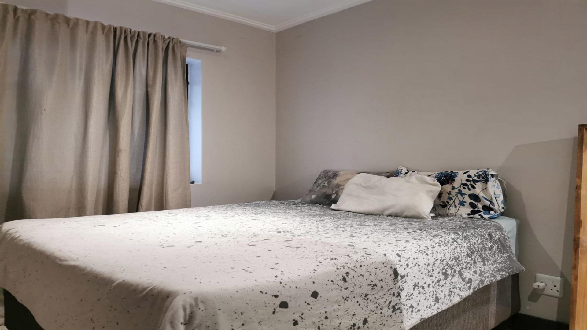 Bed Room 1 of property in Walmer