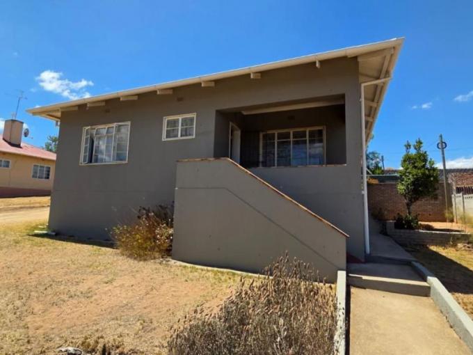 3 Bedroom House for Sale For Sale in Oudtshoorn - MR705327