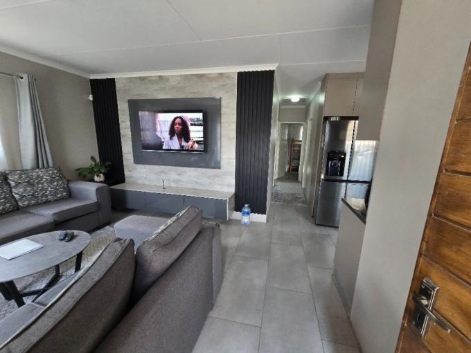 3 Bedroom House for Sale For Sale in New Modder - MR705354