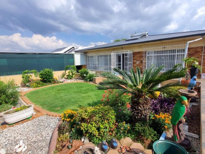 3 Bedroom House for Sale For Sale in South Crest - MR705363