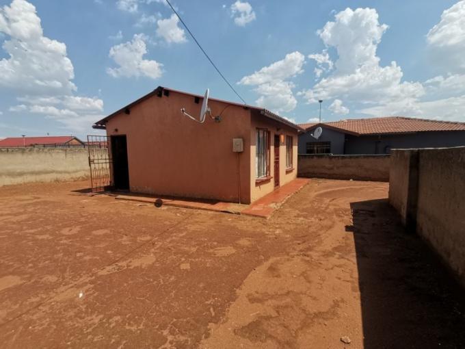 2 Bedroom House for Sale For Sale in Vosloorus - MR705369